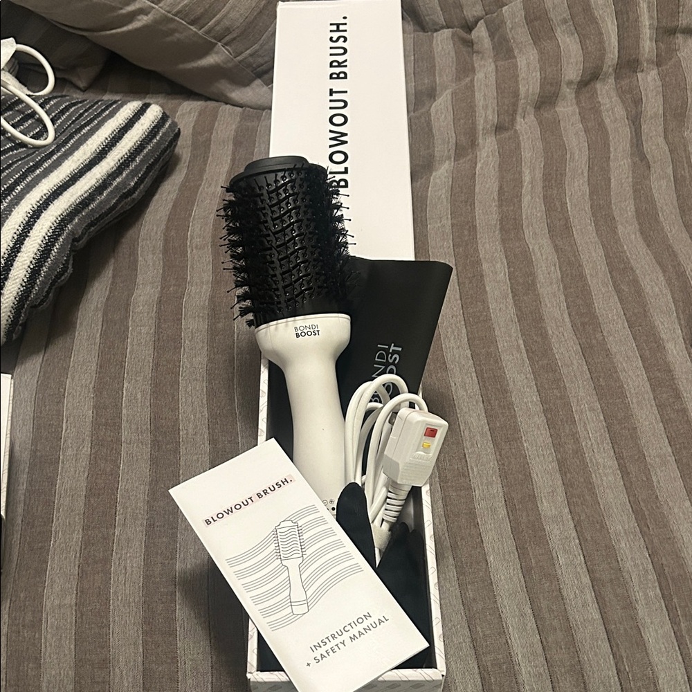 Bondi Boost White & Black Blowout Brush